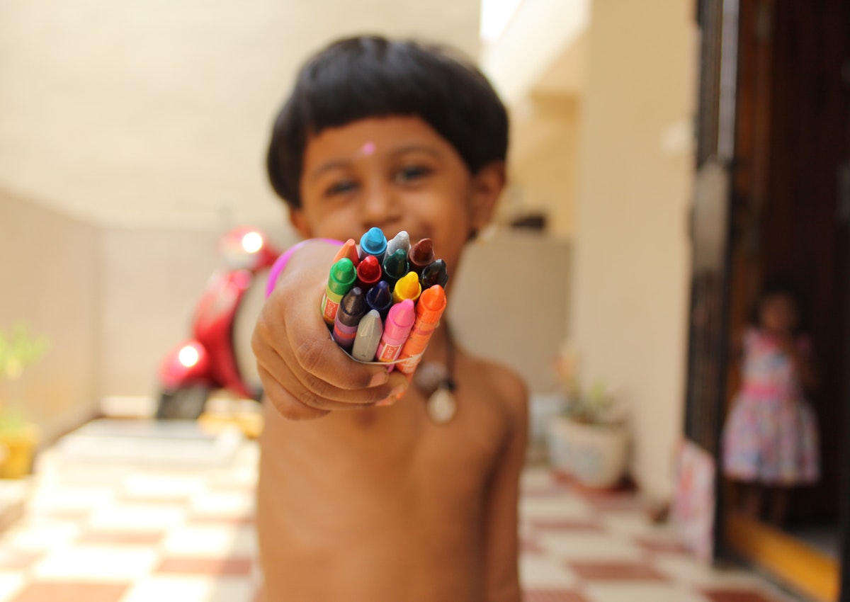 7 Tips & Tricks for Teaching Your Little One to Stay Organized